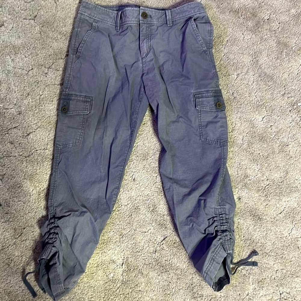 Women’s gray Eddie Bauer capris size 2